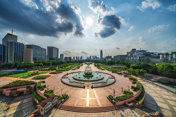 泉城廣場，20周年了！