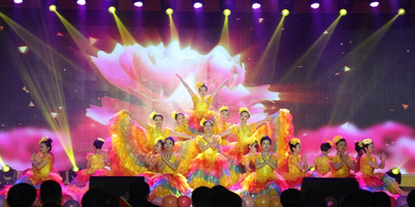 1-02、房地產(chǎn)公司、物業(yè)公司開場舞《春?！?jpg